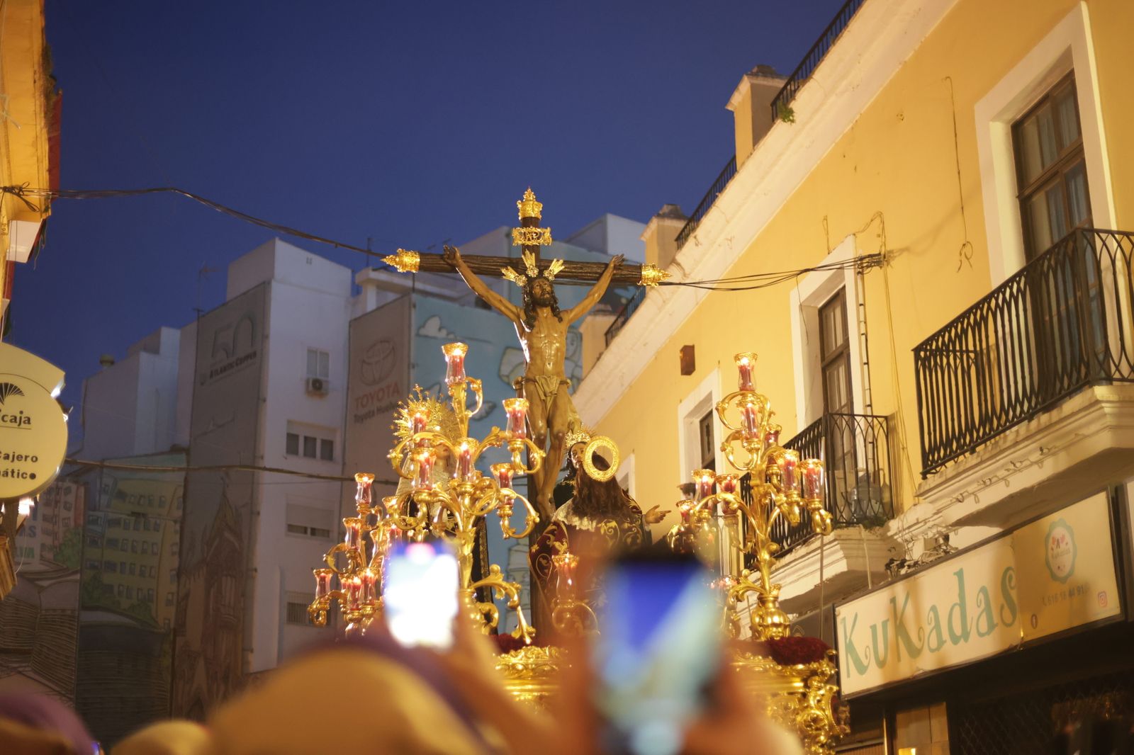 La Hermandad de la Esperanza en la Semana Santa de Huelva 2023, en imágenes