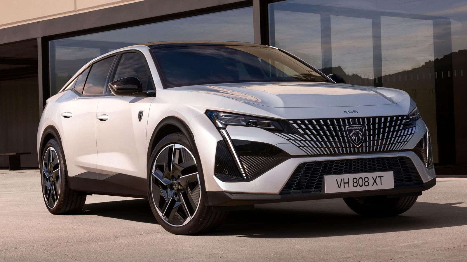Peugeot estrena versión eléctrica con 210 CV en su gama 408