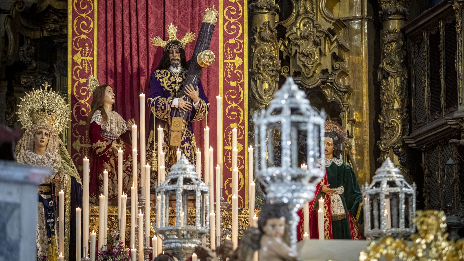El Nazareno de Santa María, en su altar.