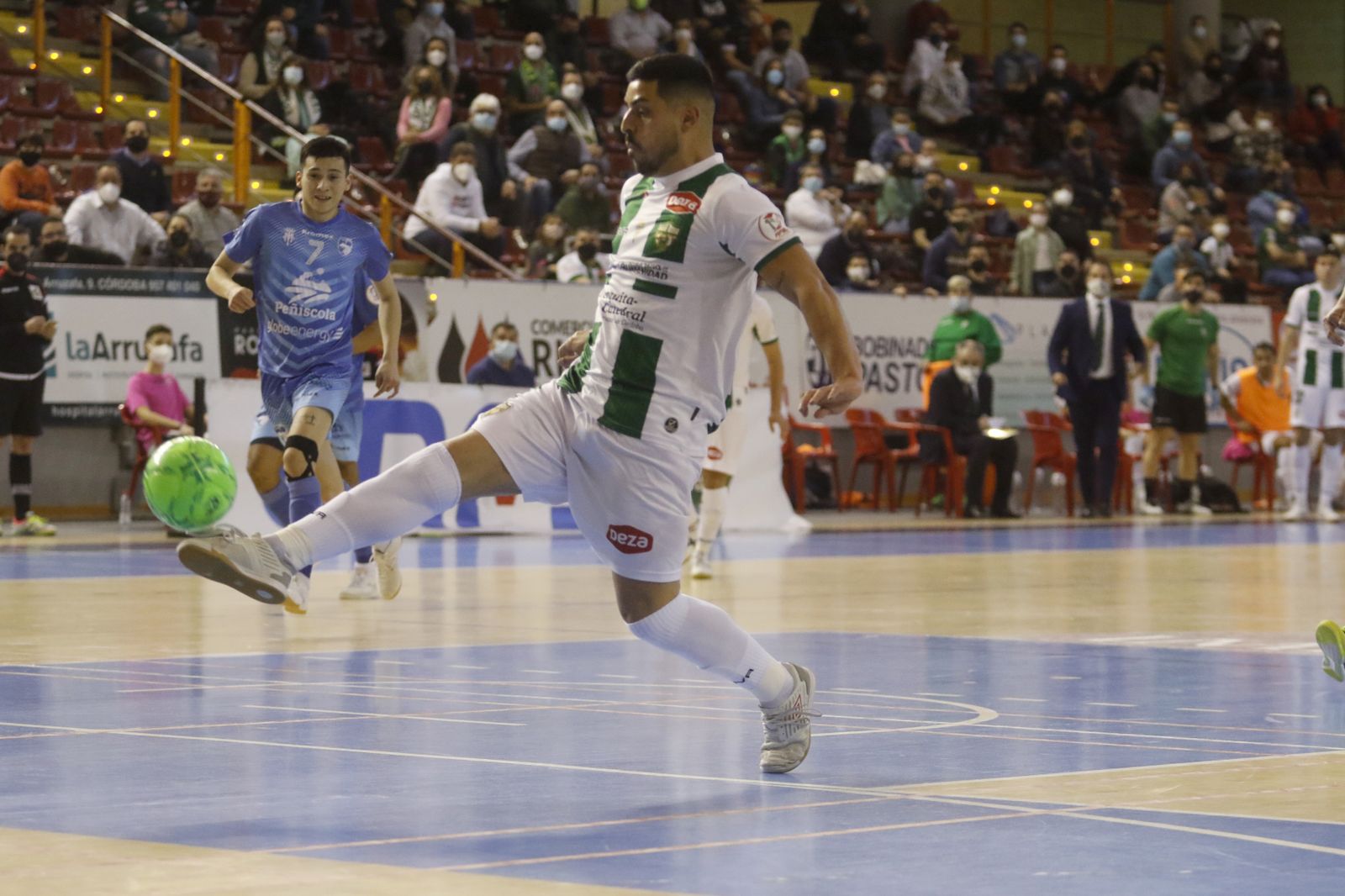 Fotografías: La victoria del Córdoba Futsal sobre el Peñíscola