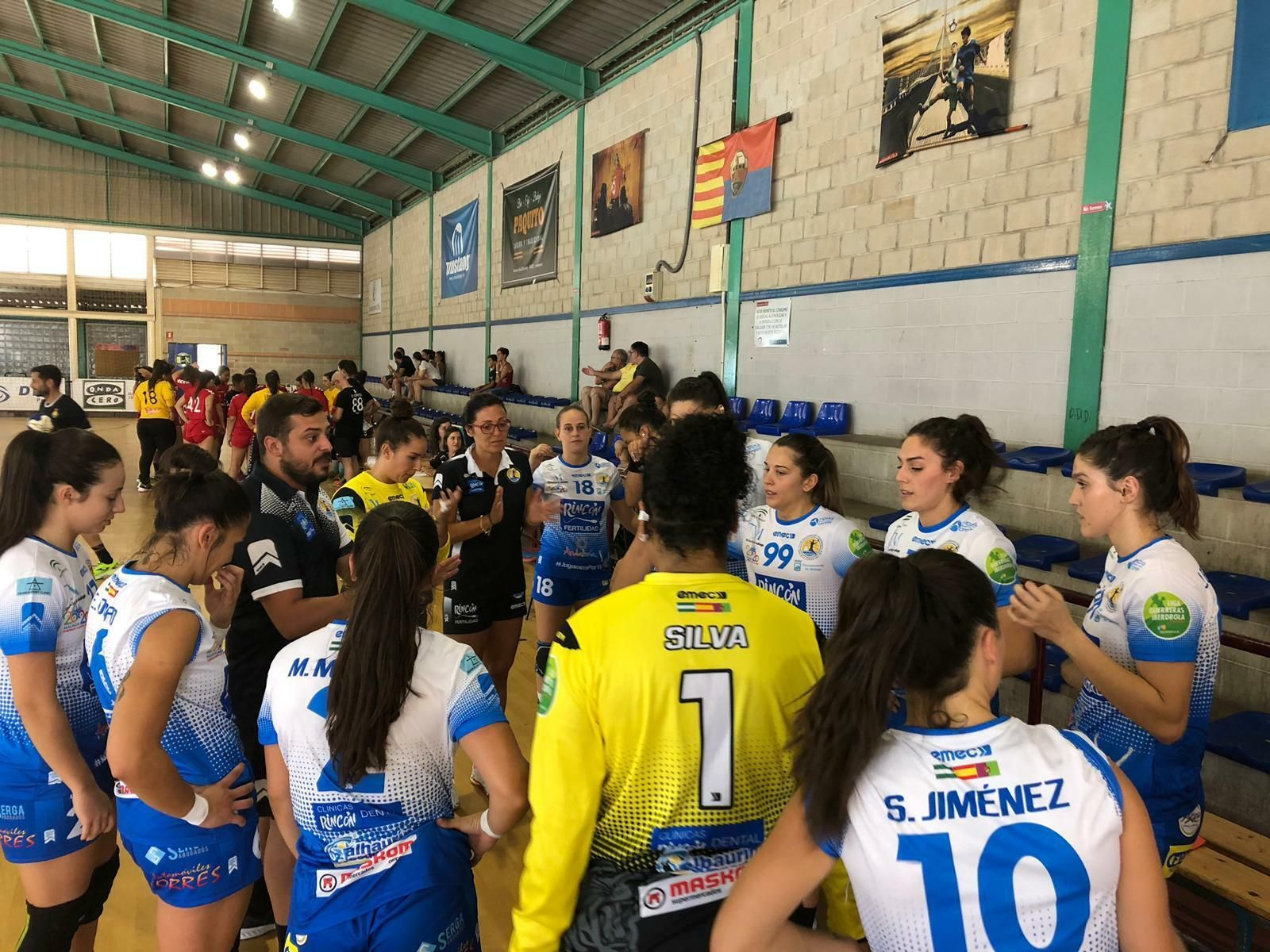 El Rincón Fertilidad, en un tiempo muerto en Elche.