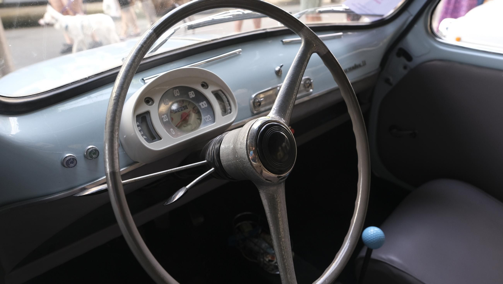 Los Seat 600 y los Mini en la Feria de Almería 2024, en imágenes