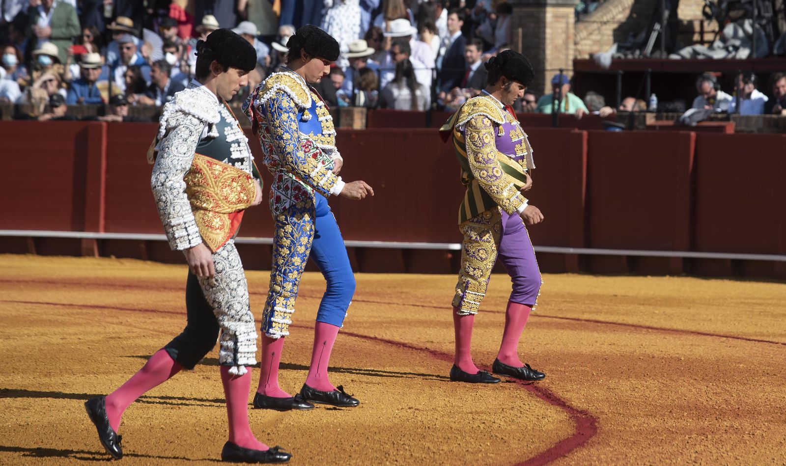 Paseíllo de Juan Ortega, Roca Rey y Morante de la Puebla.