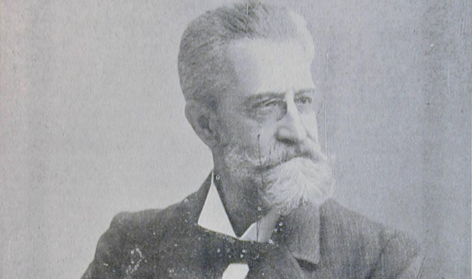 1892 hace 125 añosEl insigne Javier de Burgos visita el parque Genovés