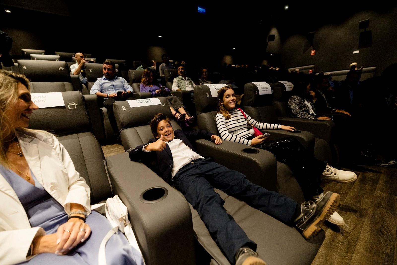 Espectadores el día de la inaguración