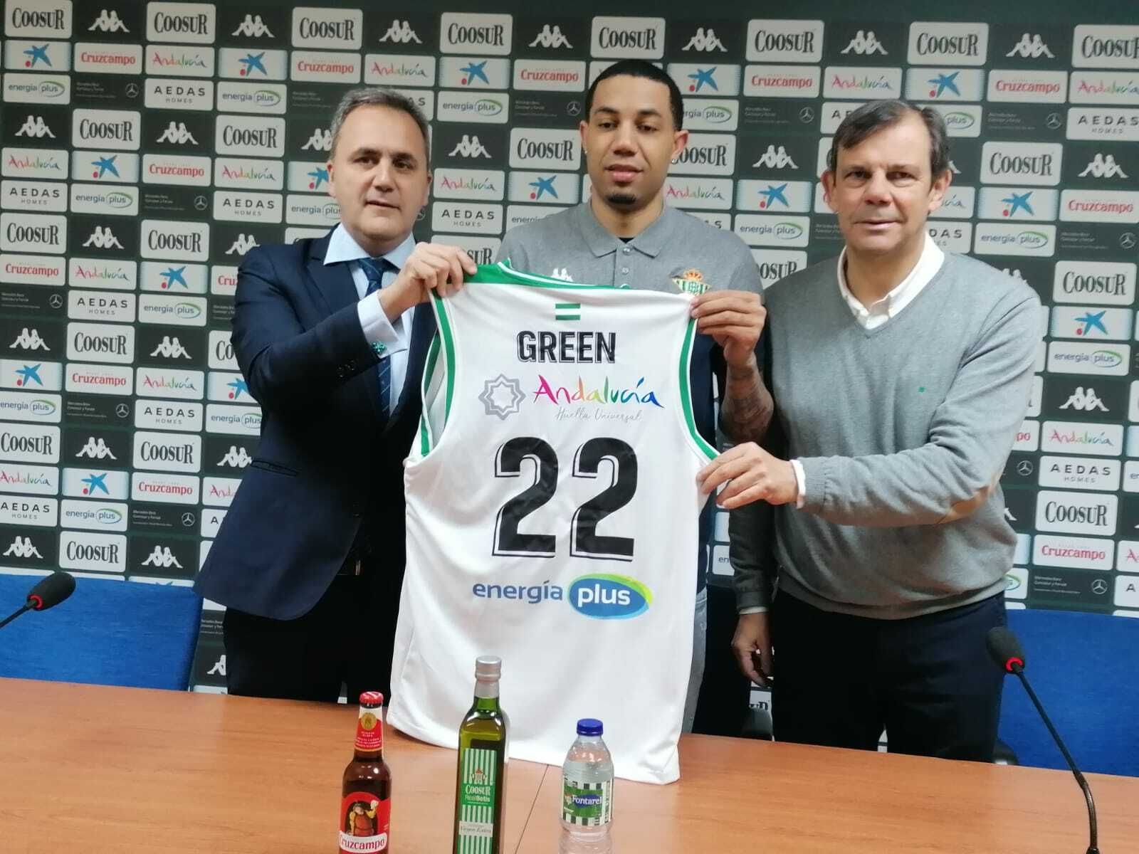 Erick Green, junto a Juanma Rodríguez y Fernando Moral.