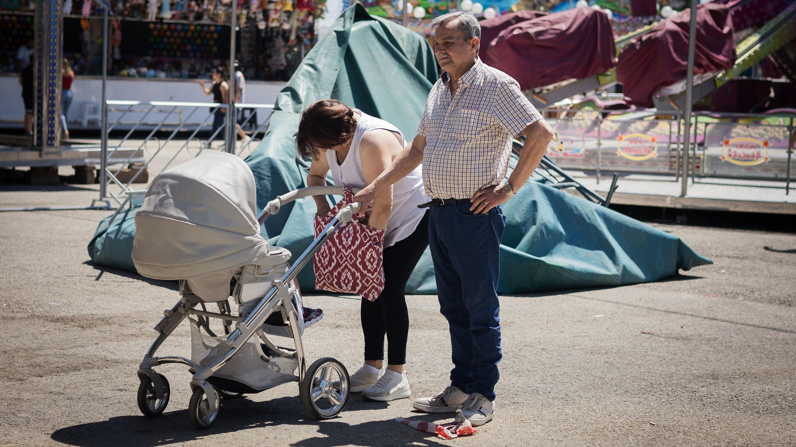 Las imágenes del domingo de 'cacharritos' tras acabar la Feria