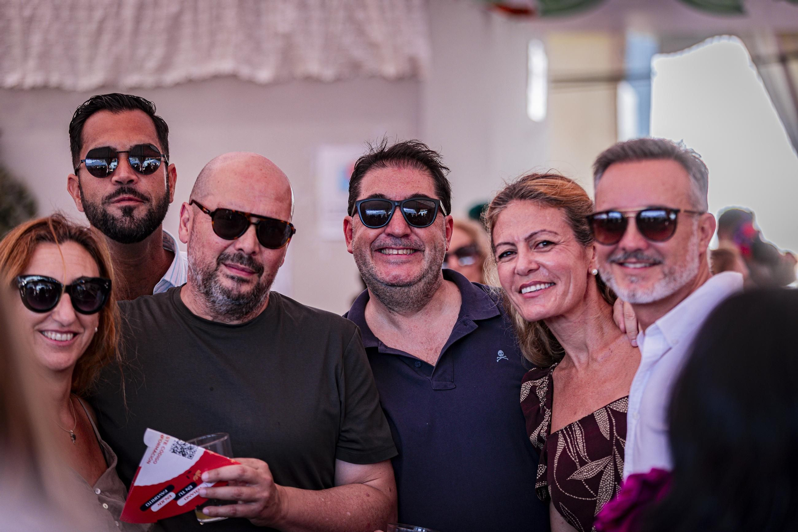 Búscate en las imágenes del Día de la Mujer de la Feria del Carmen y de la Sal de San Fernando