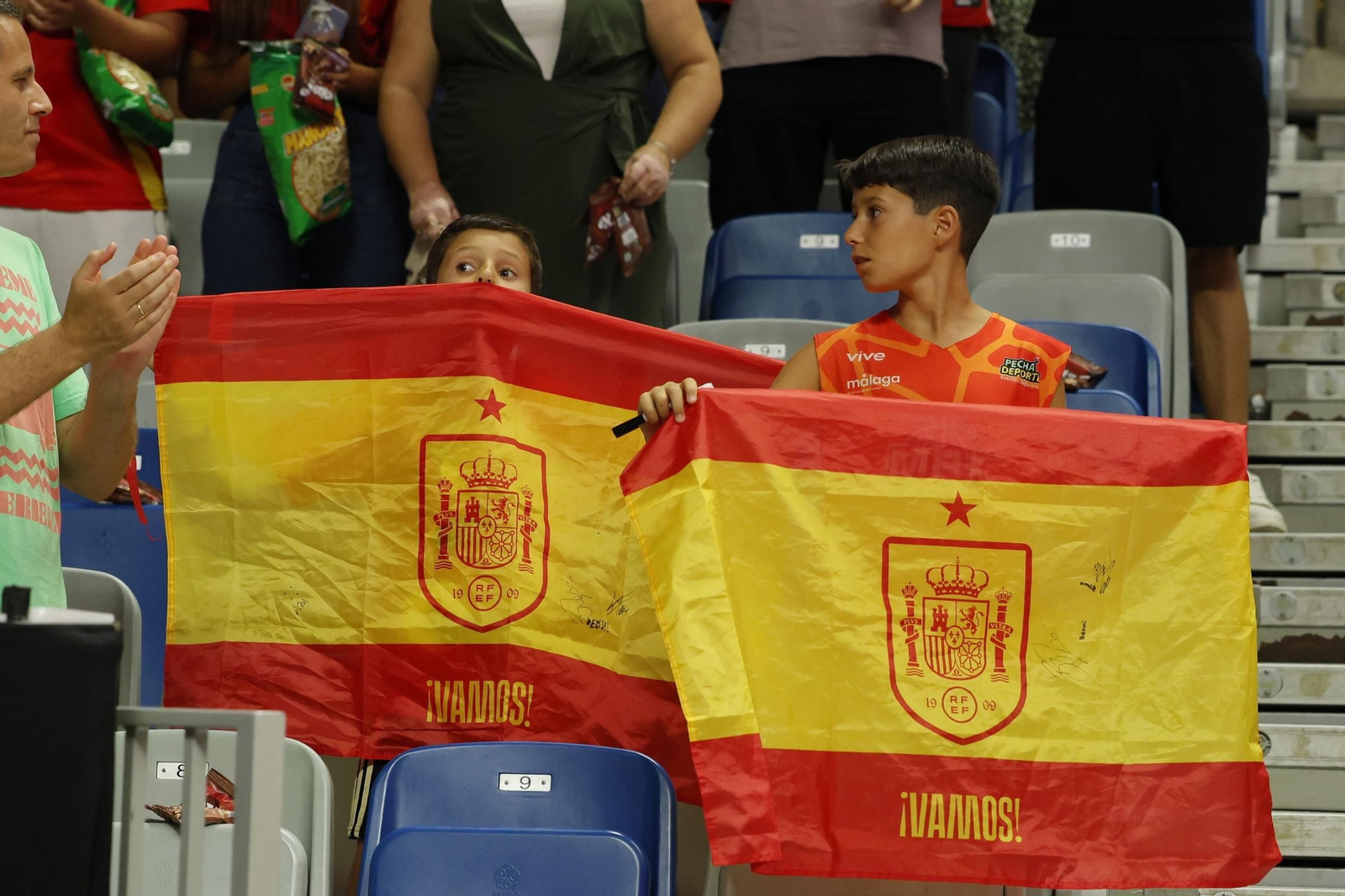 Búscate en el Carpena en el España-Portugal, con algunos VIP