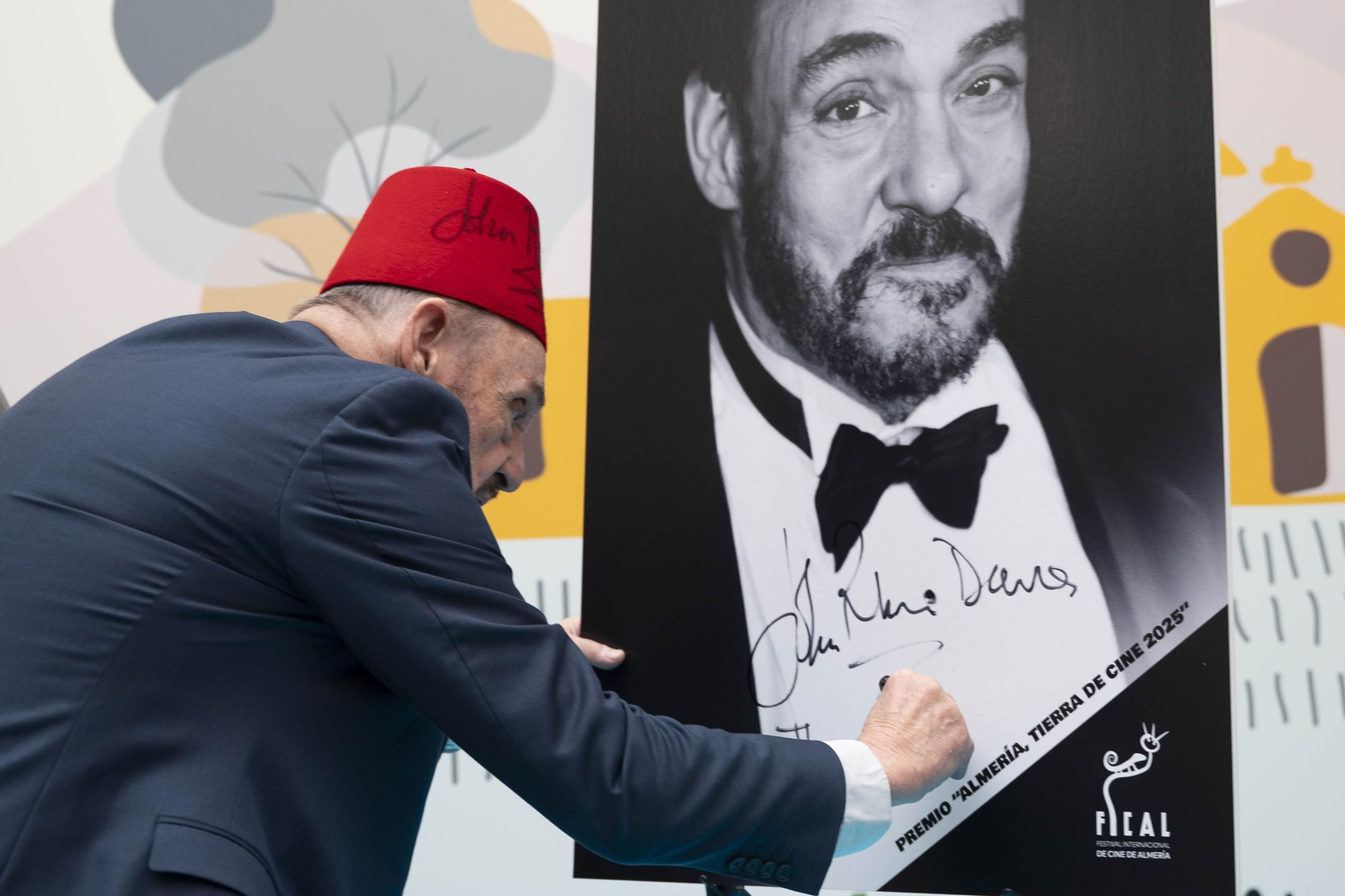 La estrella a JOHN RHYS-DAVIES luce en el paseo de la fama de Almería