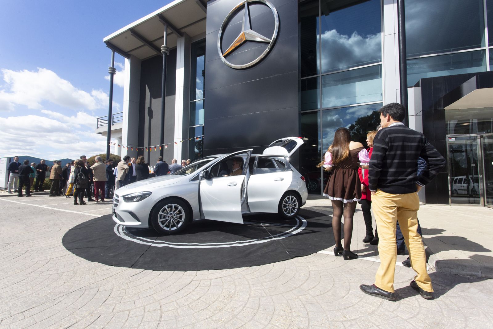 Vea las imágenes de la presentación del nuevo Mercedes Benz clase B