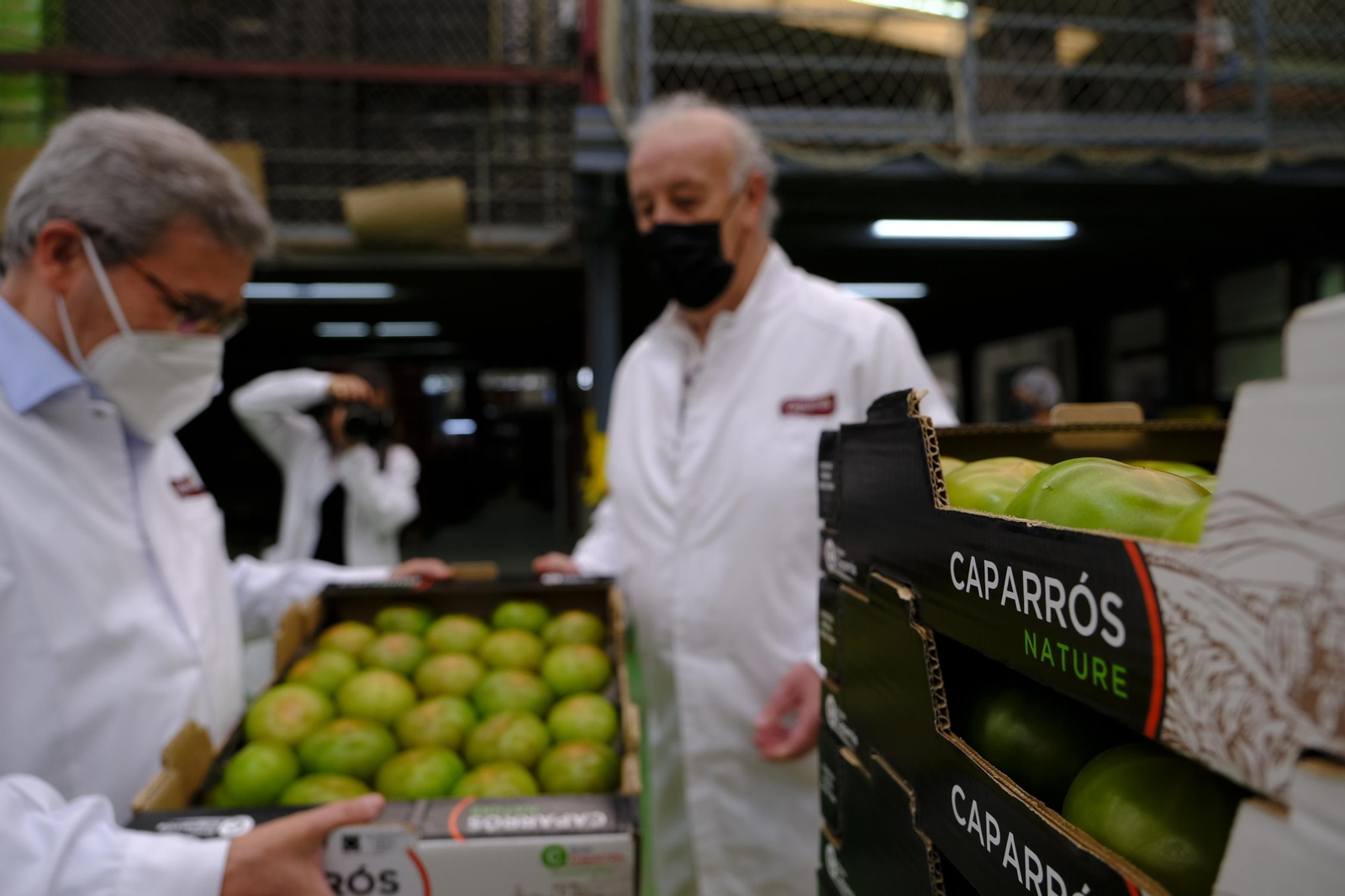 Fotogalería de la visita de Vicente del Bosque a Grupo Caparrós.
