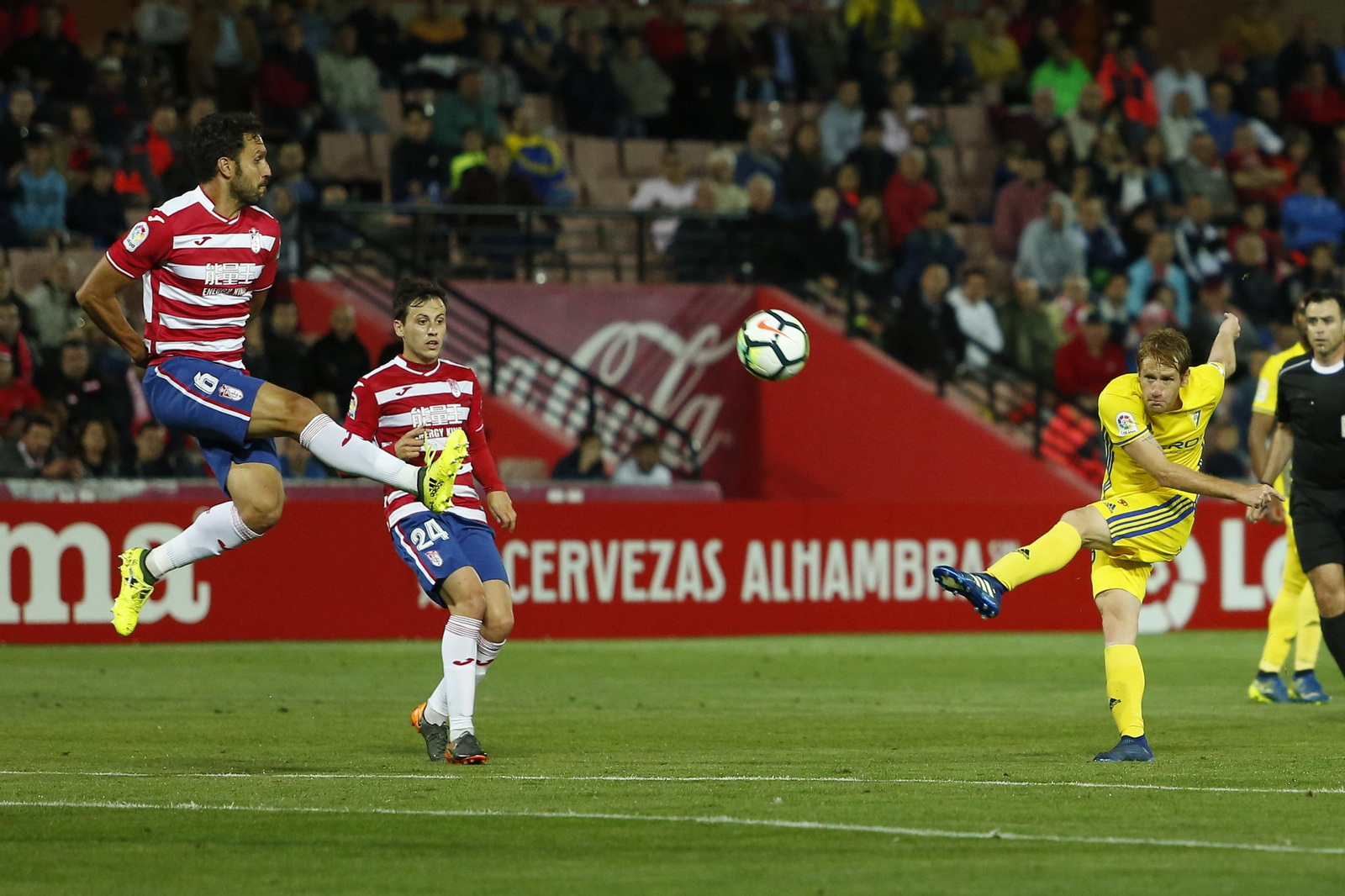 El Granada CF-Cádiz CF, en imágenes