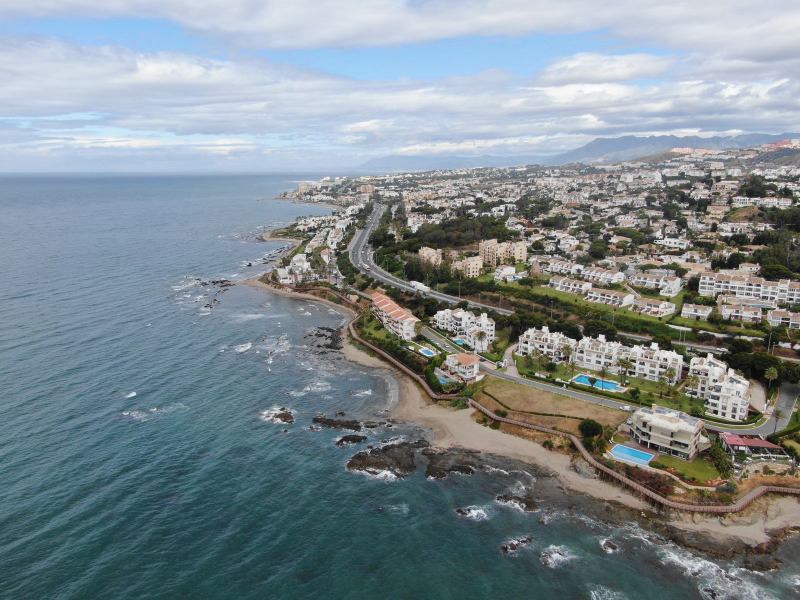 La costa de Mijas vista desde un dron.
