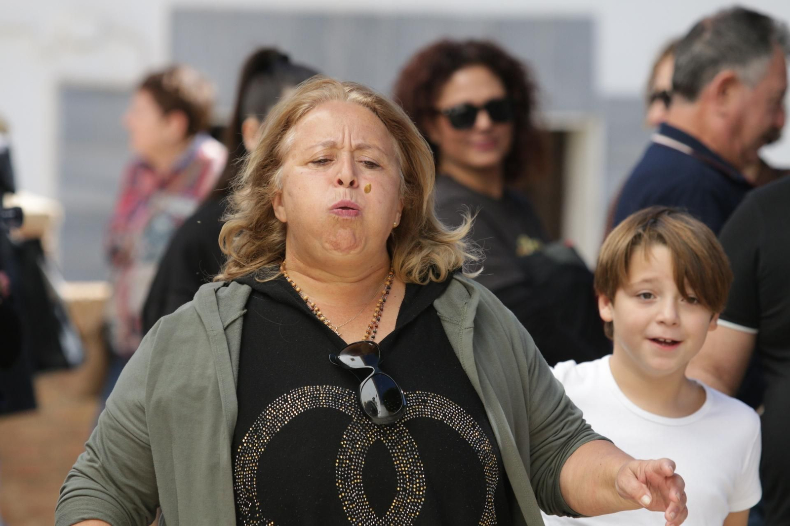 Las imágenes del concurso de lanzamiento de hueso de aceituna de Canjáyar