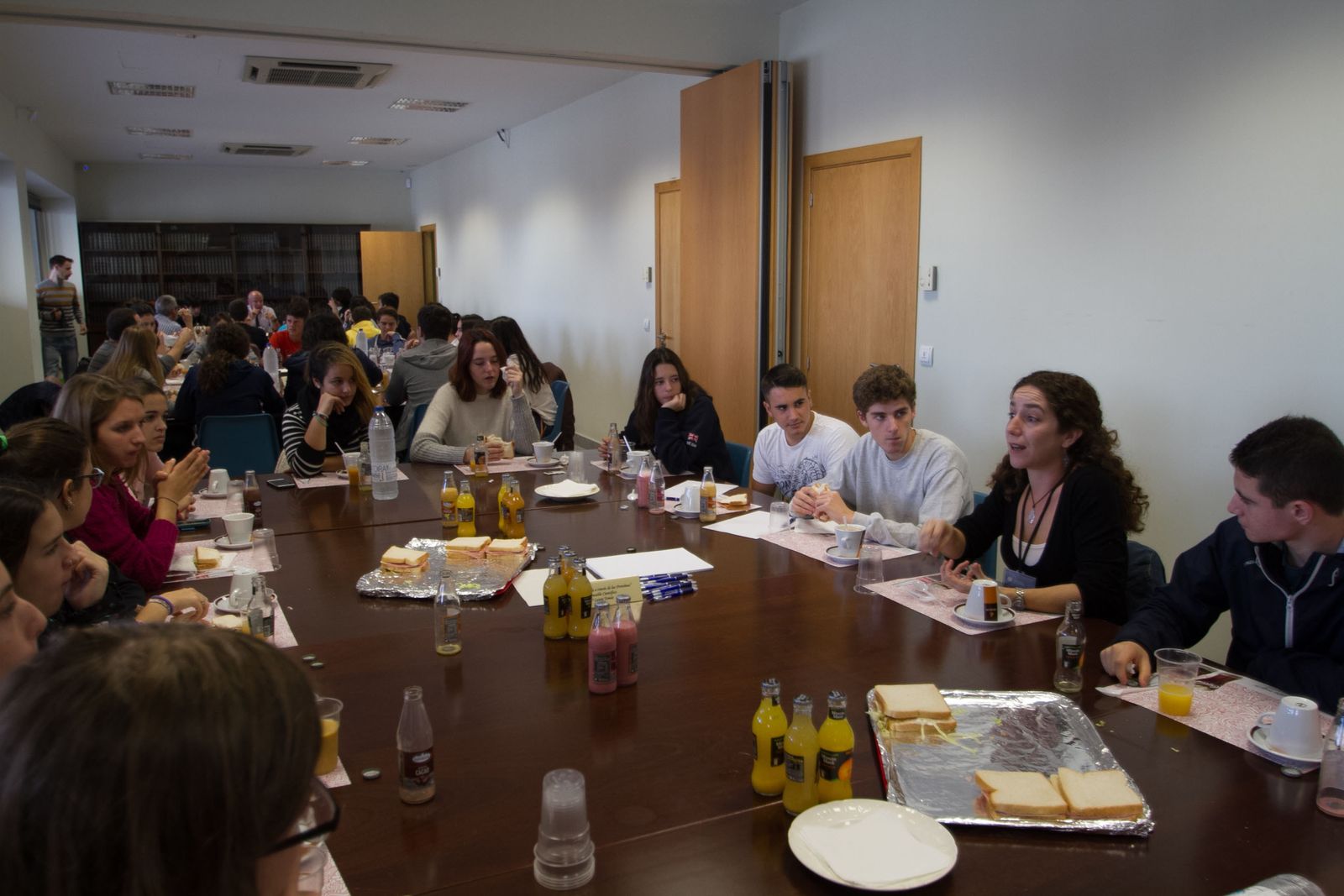 Los Cafés con Ciencia abren la Semana de la Ciencia en la UPO.