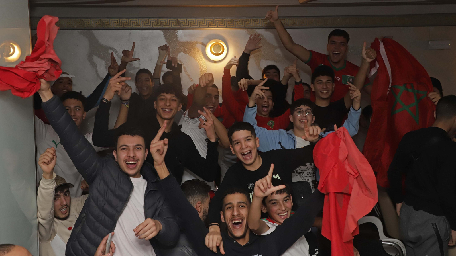 Fotos del ambiente durante el Marruecos - España en Algeciras