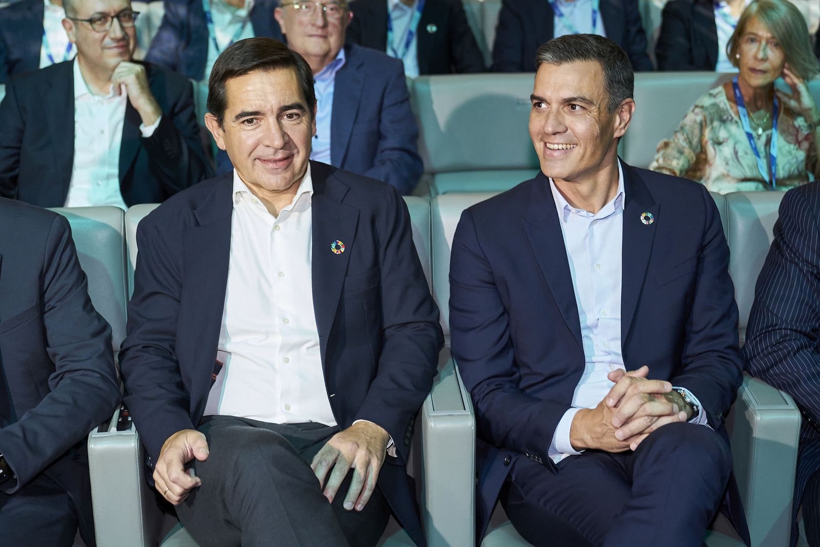El presidente del BBVA, Carlos Torres Vila, y el presidente del Gobierno, Pedro Sánchez, en  la II edición del Foro de Sostenibilidad BBVA.