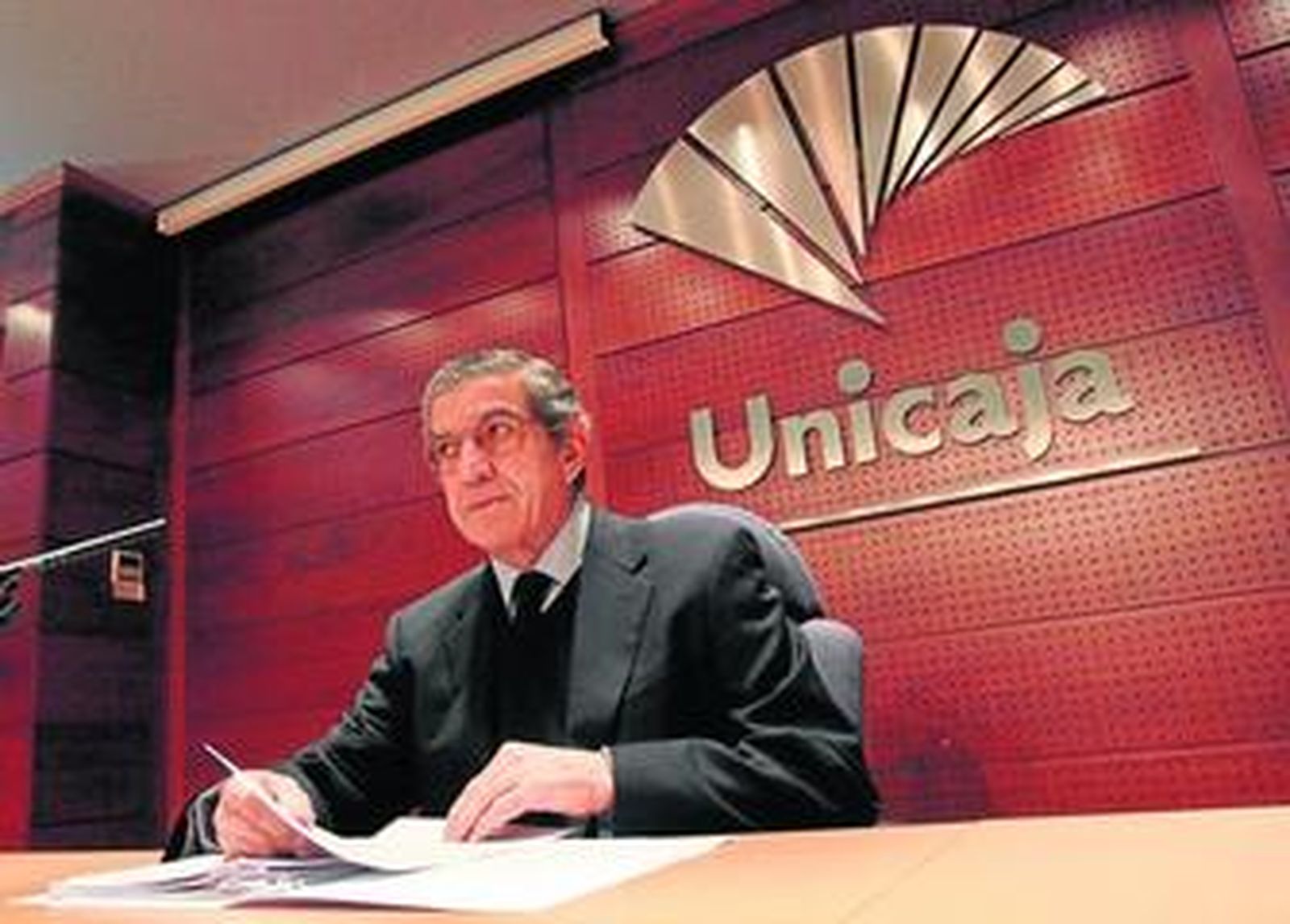 Braulio Medel, presidente de Unicaja, en la asamblea de la entidad de 2010.