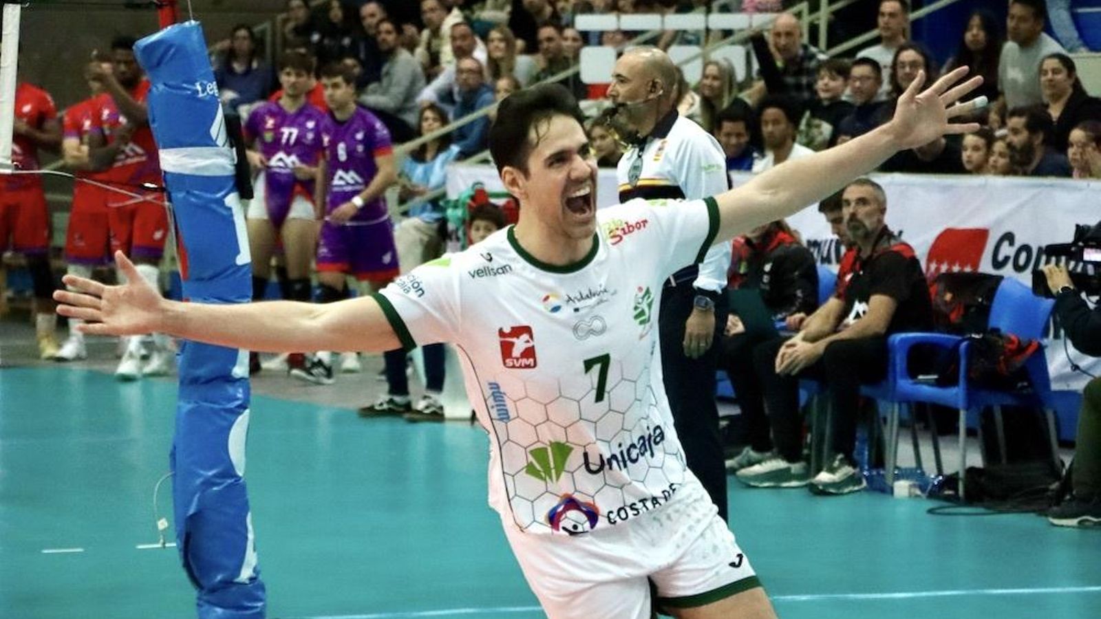 Un jugador del conjunto ahorrador celebra el pase a la gran final.