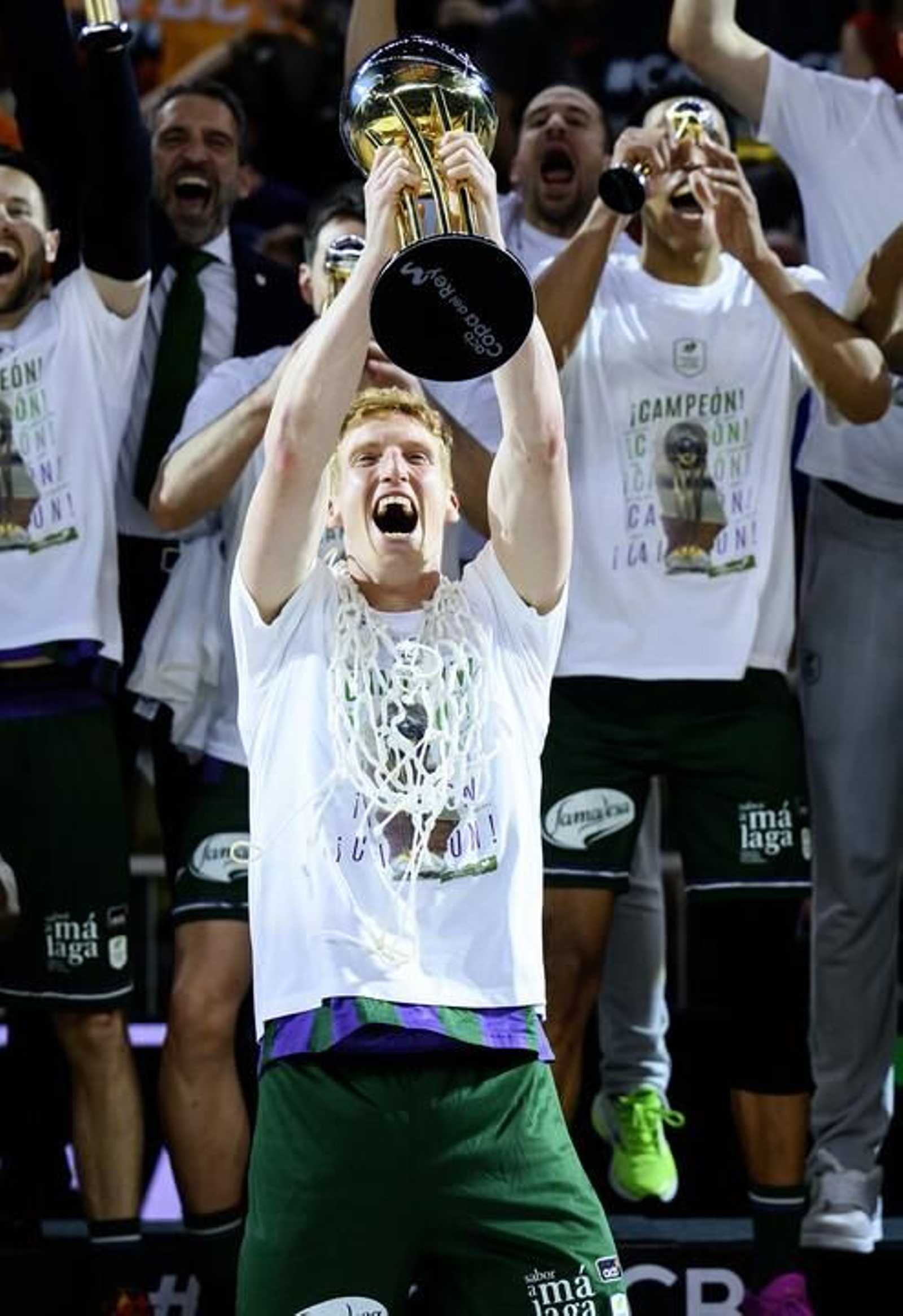 El Unicaja, campeón de Copa: Todas las imágenes del partido, la fiesta y la llegada a Málaga
