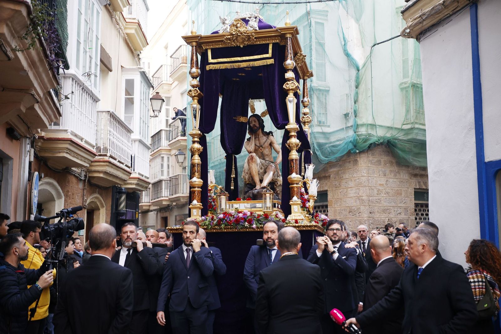 Humildad y Paciencia en el via crucis de las hermandades de 2023.