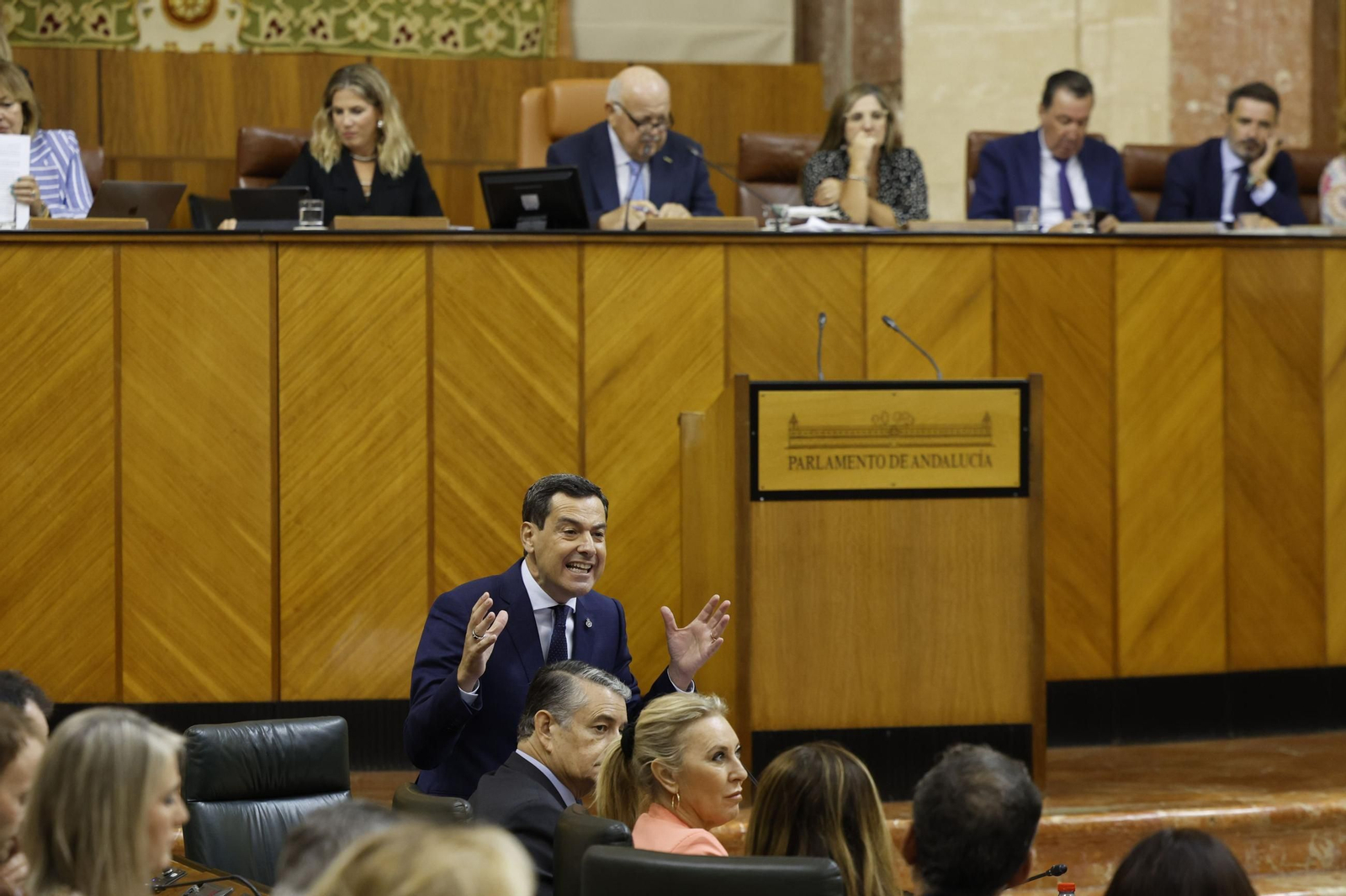 Juanma Moreno, en el Parlamento la semana pasada. Juanma Moreno, en el Parlamento la semana pasada.
