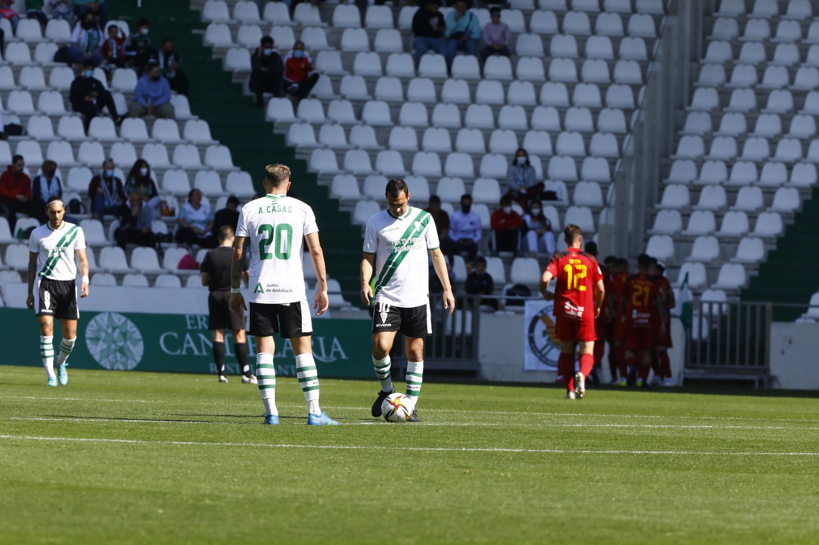 La victoria del Córdoba CF ante el Mensajero, en imágenes