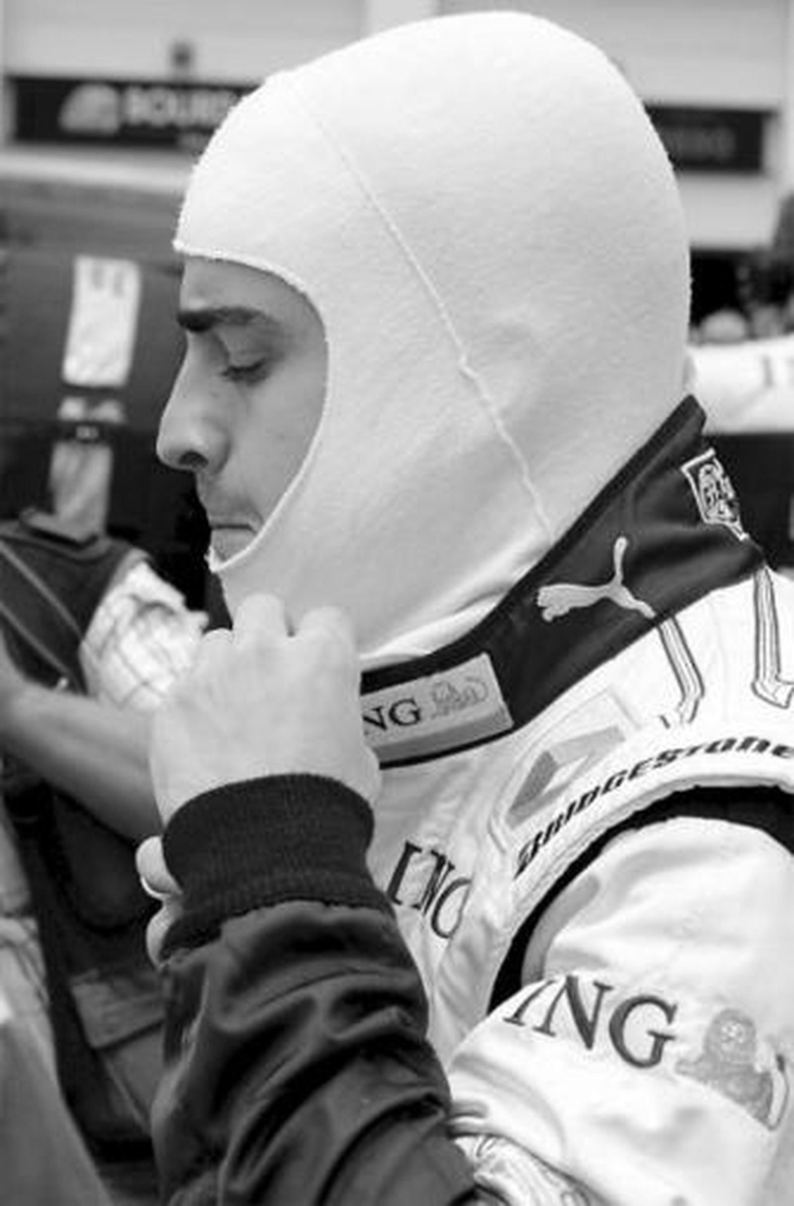 Alonso acabó la carrera francesa bastante enfadado.