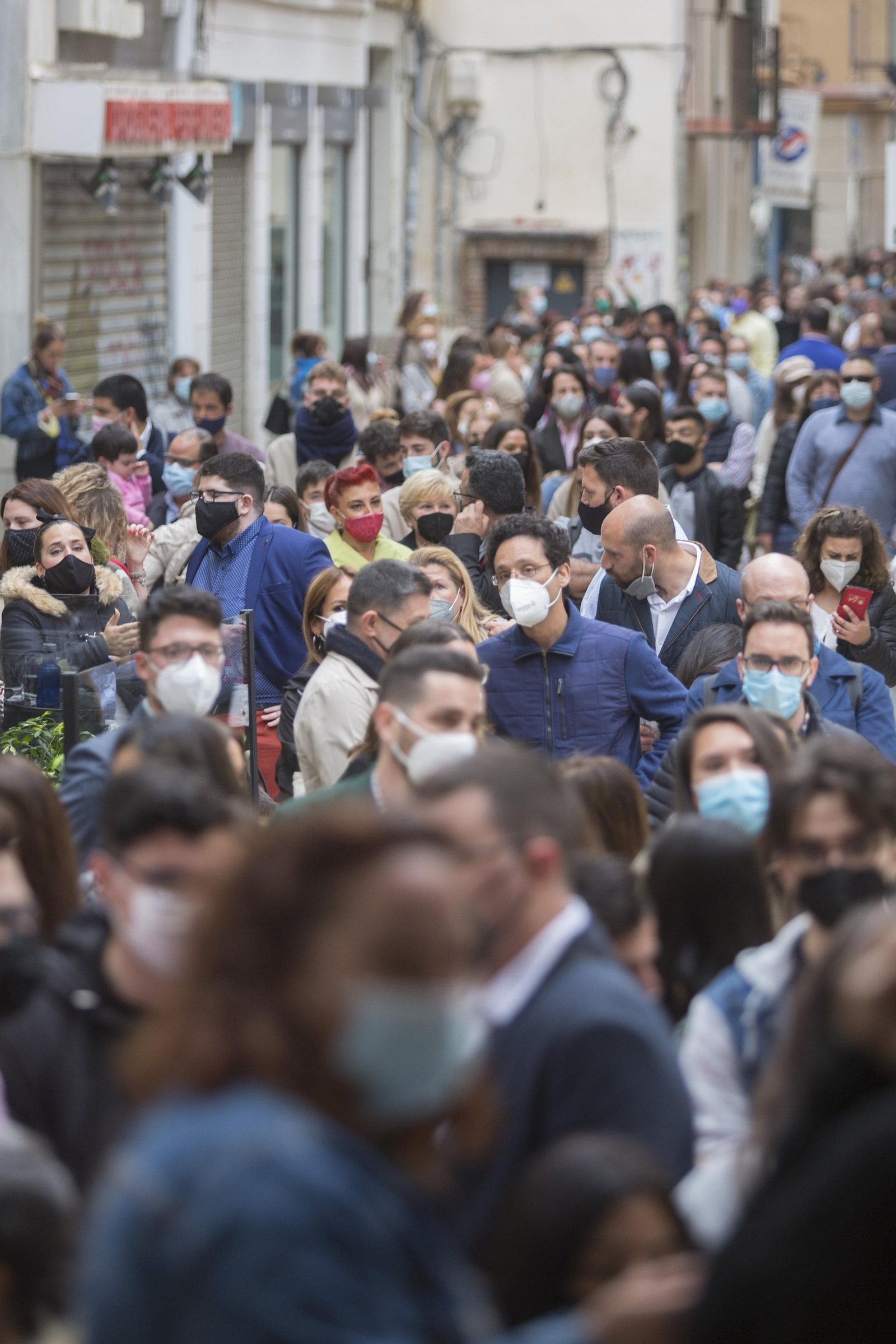 Las fotos del Domingo de Ramos, con largas colas en los templos