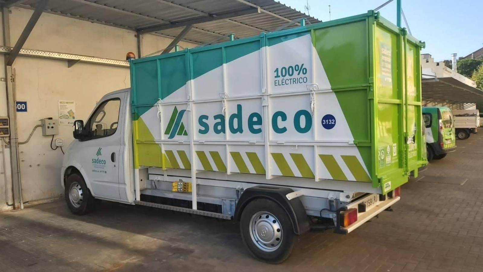 Camión de Sadeco.