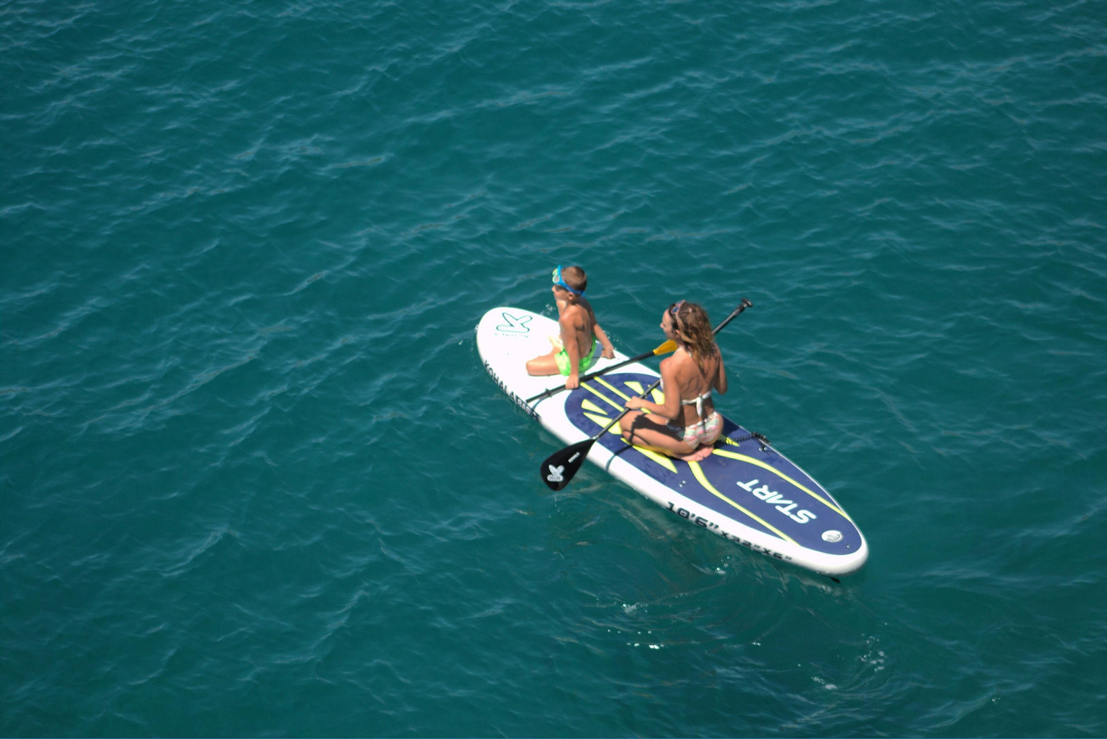 Fotos: así de llenas estaba las playas de Granada este primer fin de semana de agosto