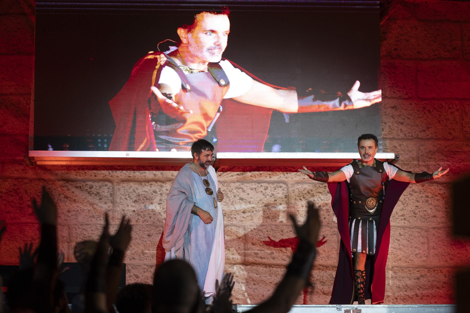 Las imágenes de "Foedus, Gaditanorum", el espectáculo de clausura del festival Cádiz Romana en las Puertas de Tierra