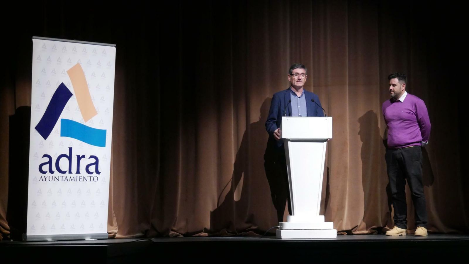 El alcalde durante su intervención en los actos del IES Virgen del Mar.