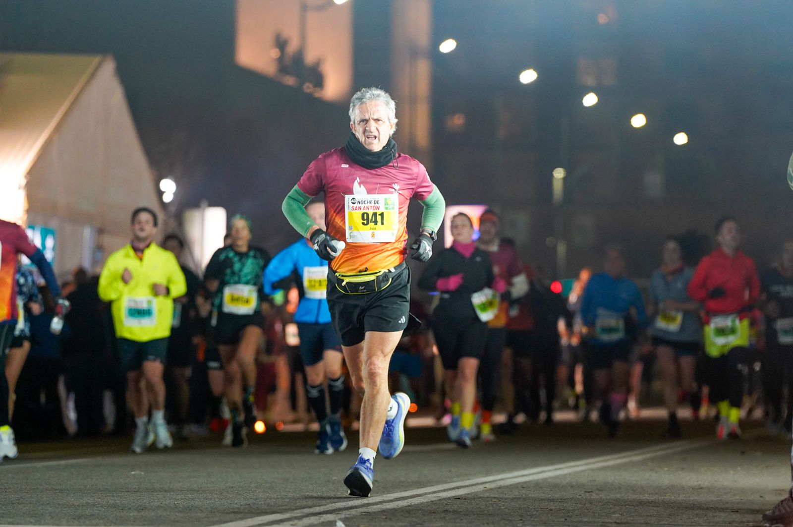 En imágenes: búscate en tu llegada a meta de la Carrera de San Antón 2026 (12)