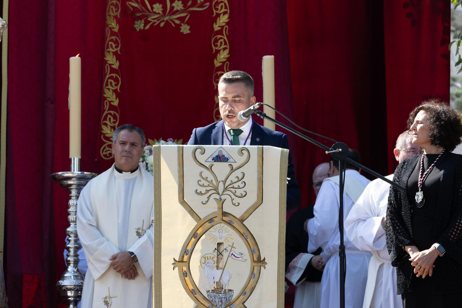 Un Jaén repleto de fieles acompañan los traslados de las veinte imágenes de la Magna (II)