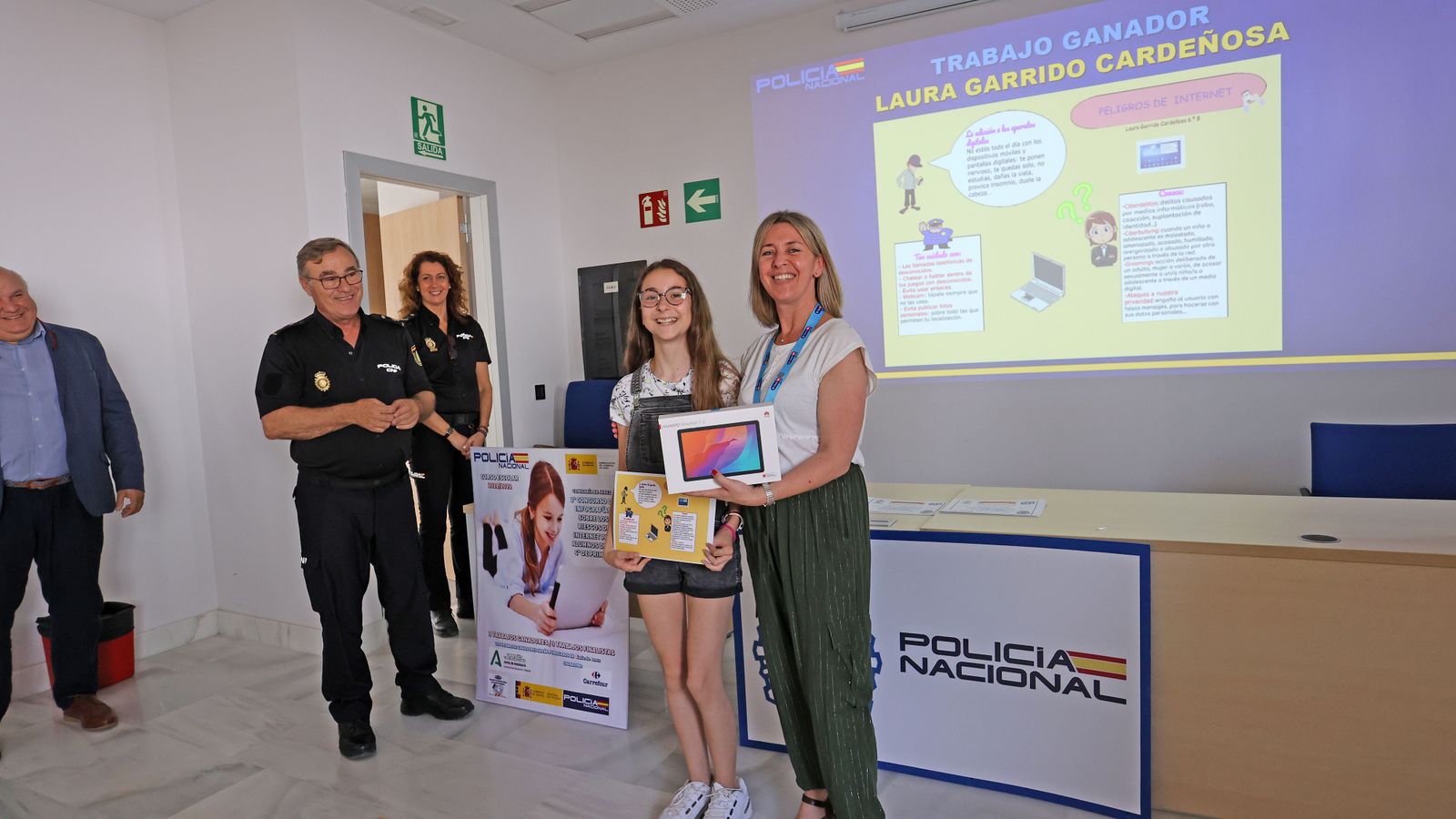 Premios del 2º concurso de infografías sobre los riesgos de internet para alumnos de 5º y 6º de primaria