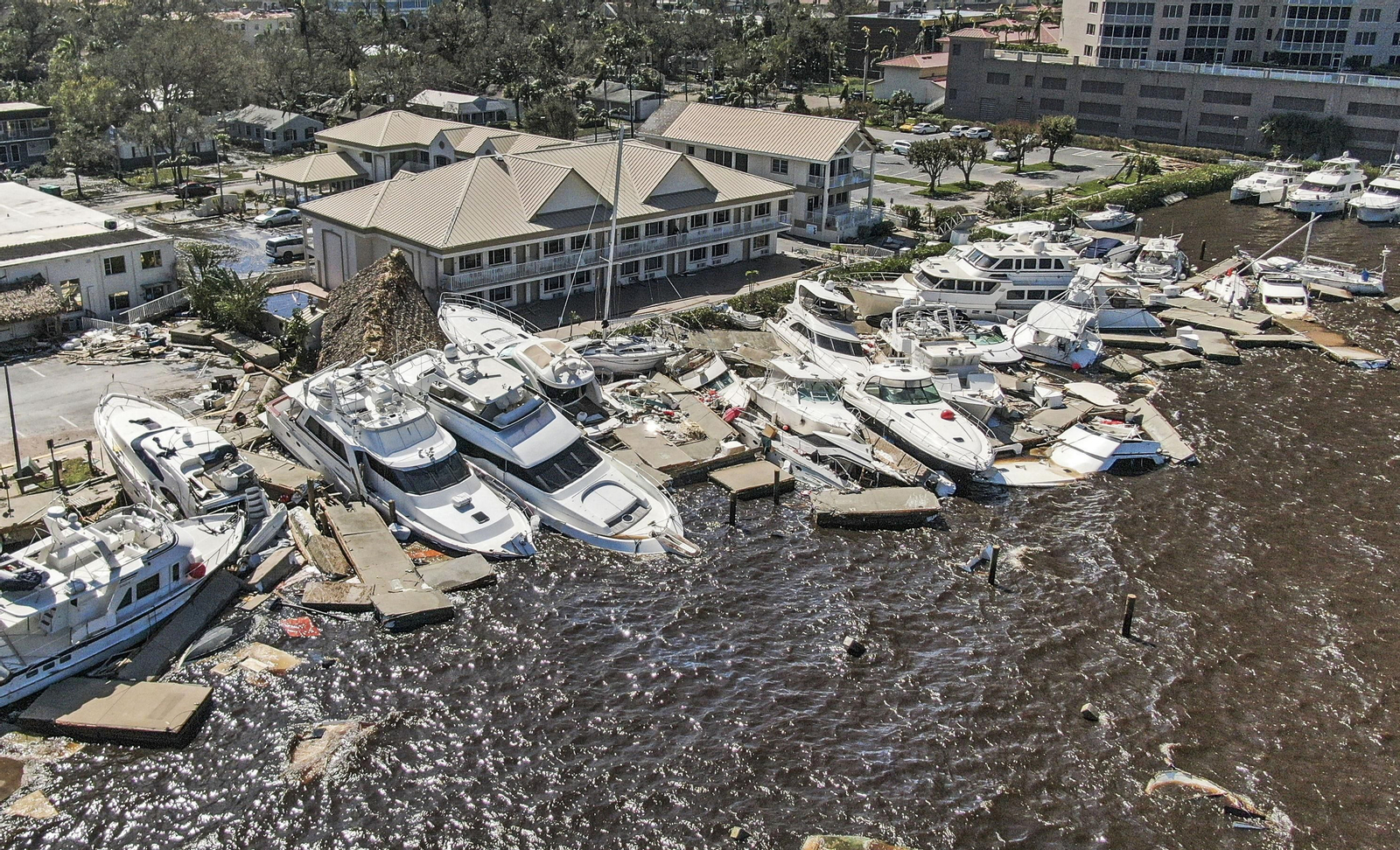 Imagen aérea que muestra los destrozos de 'Ian' en Fort Myers.