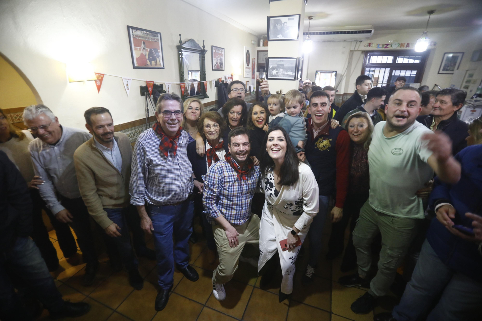 Fotografías: La despedida de La Pilarica, el mítico bar de Ciudad Jardín que cierra tras 77 años de historia