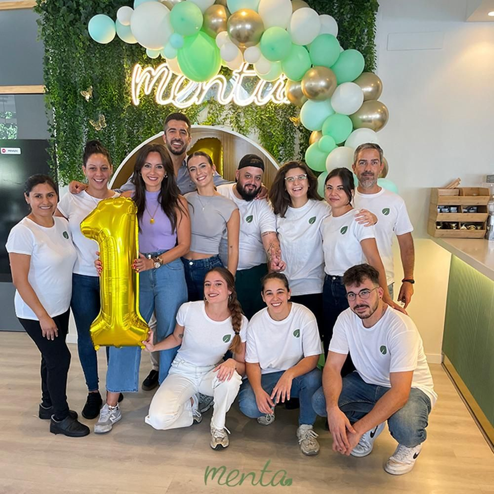 Imagen del primer aniversario de Menta.