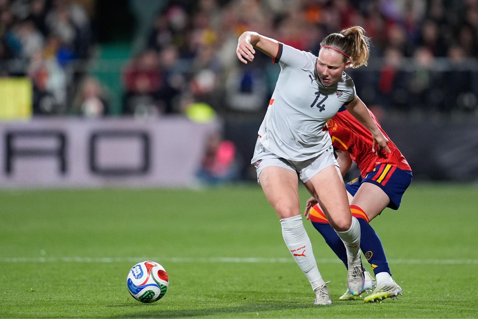 Las fotos del España-Islandia de fútbol femenino