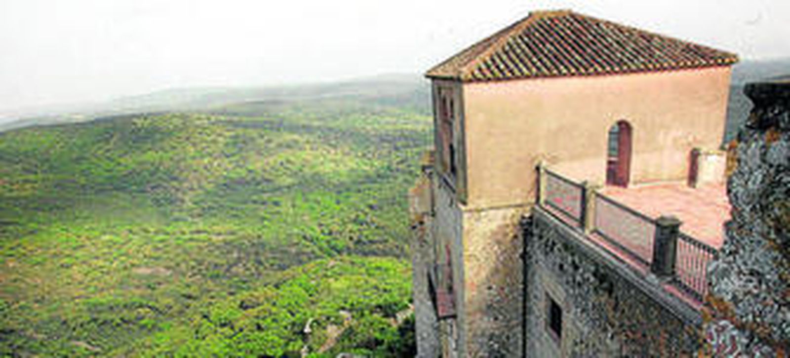 Vista desde una de las terrazas del Alcázar de Castellar.