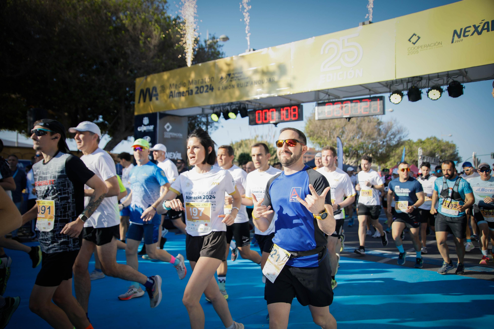 Imágenes de la salida de la Media maratón Ciudad de Almería