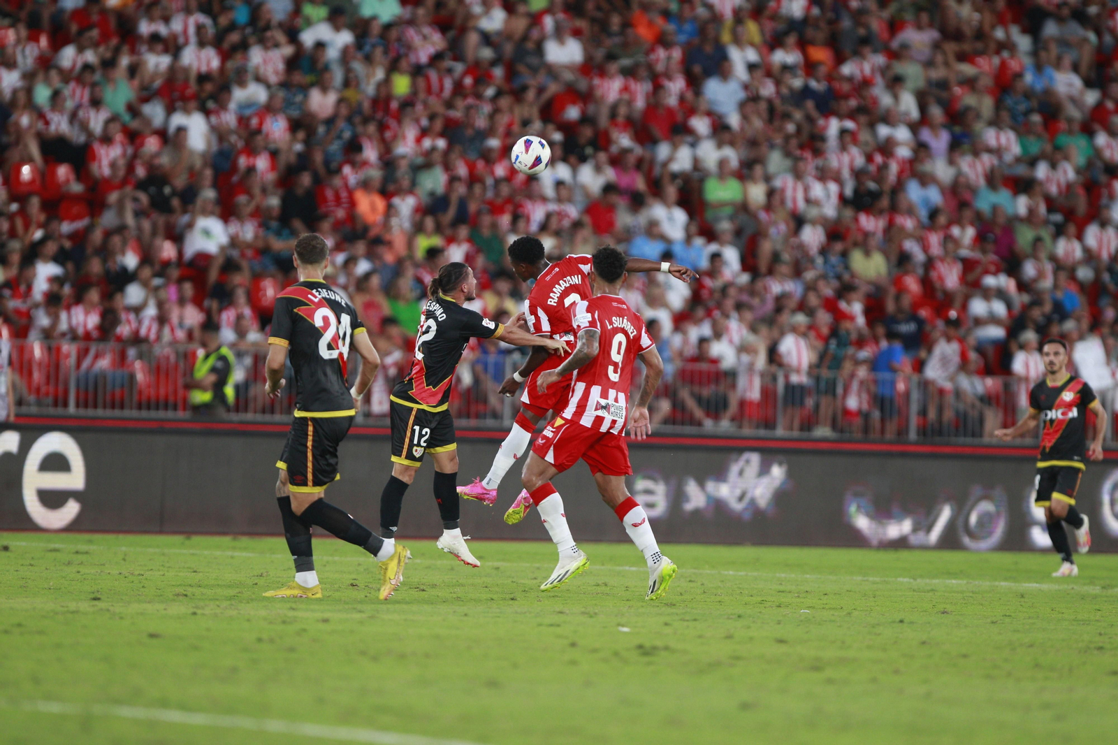 Imágenes del partido U.D. Almería-Rayo Vallecano