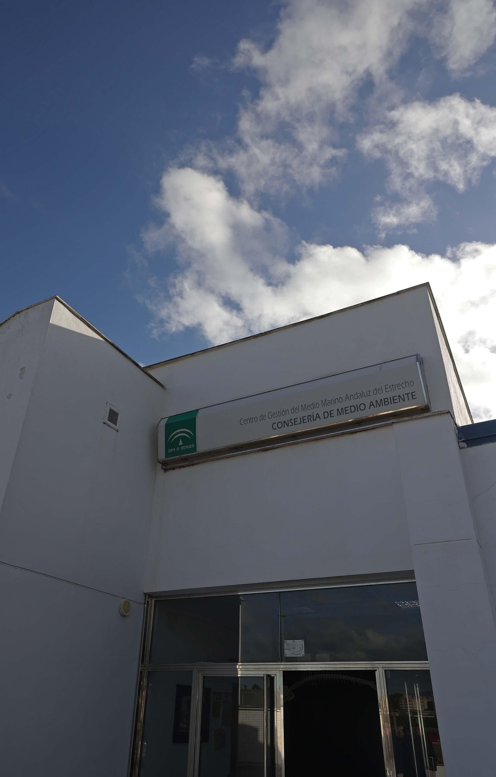 El Centro de Gestión del Medio Marino Andaluz (CEGMA) de Algeciras, en imágenes