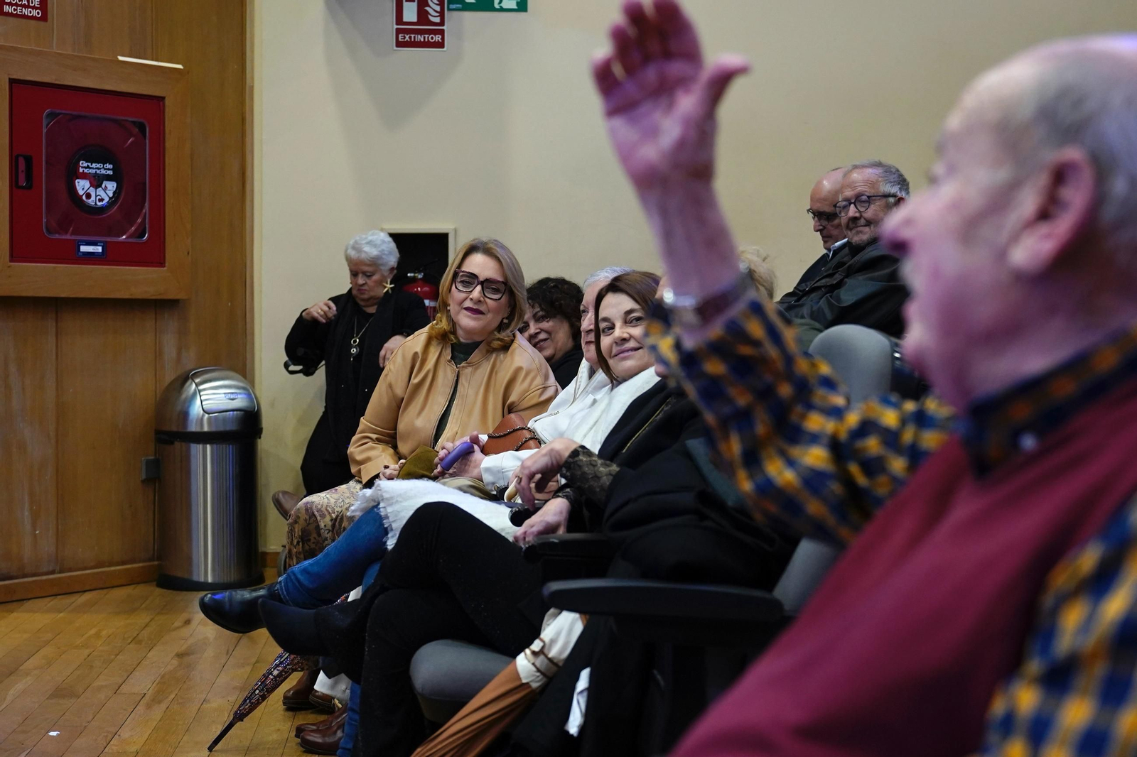 Fotos de la entrega del premio Ateneo José Román de Algeciras 2025 a Juan Moya