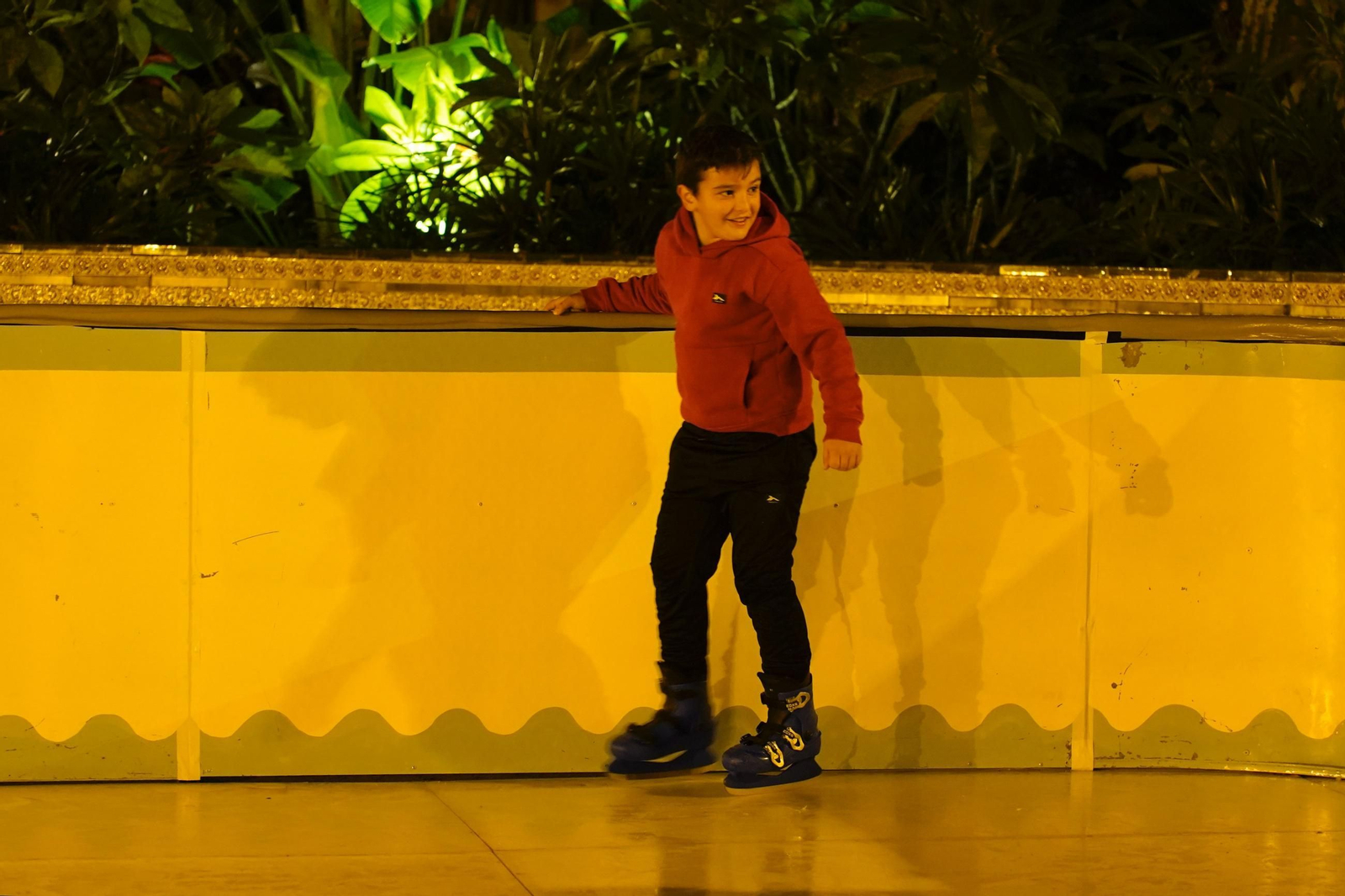 Fotos de la apertura de la pista de patinaje sobre hielo en el Parque María Cristina