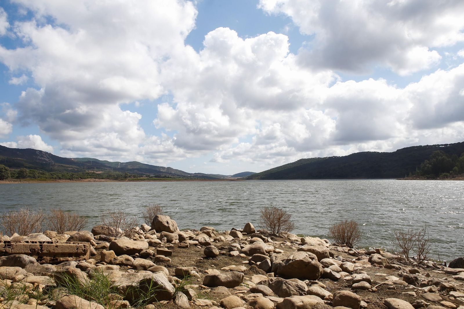 Fotos del pantano de Charco Redondo: de la sequía al 59% de capacidad en solo un año