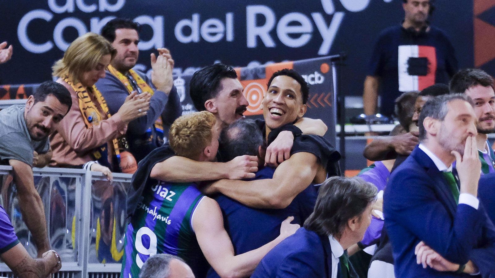 El Unicaja, campeón de Copa: Todas las imágenes del partido, la fiesta y la llegada a Málaga