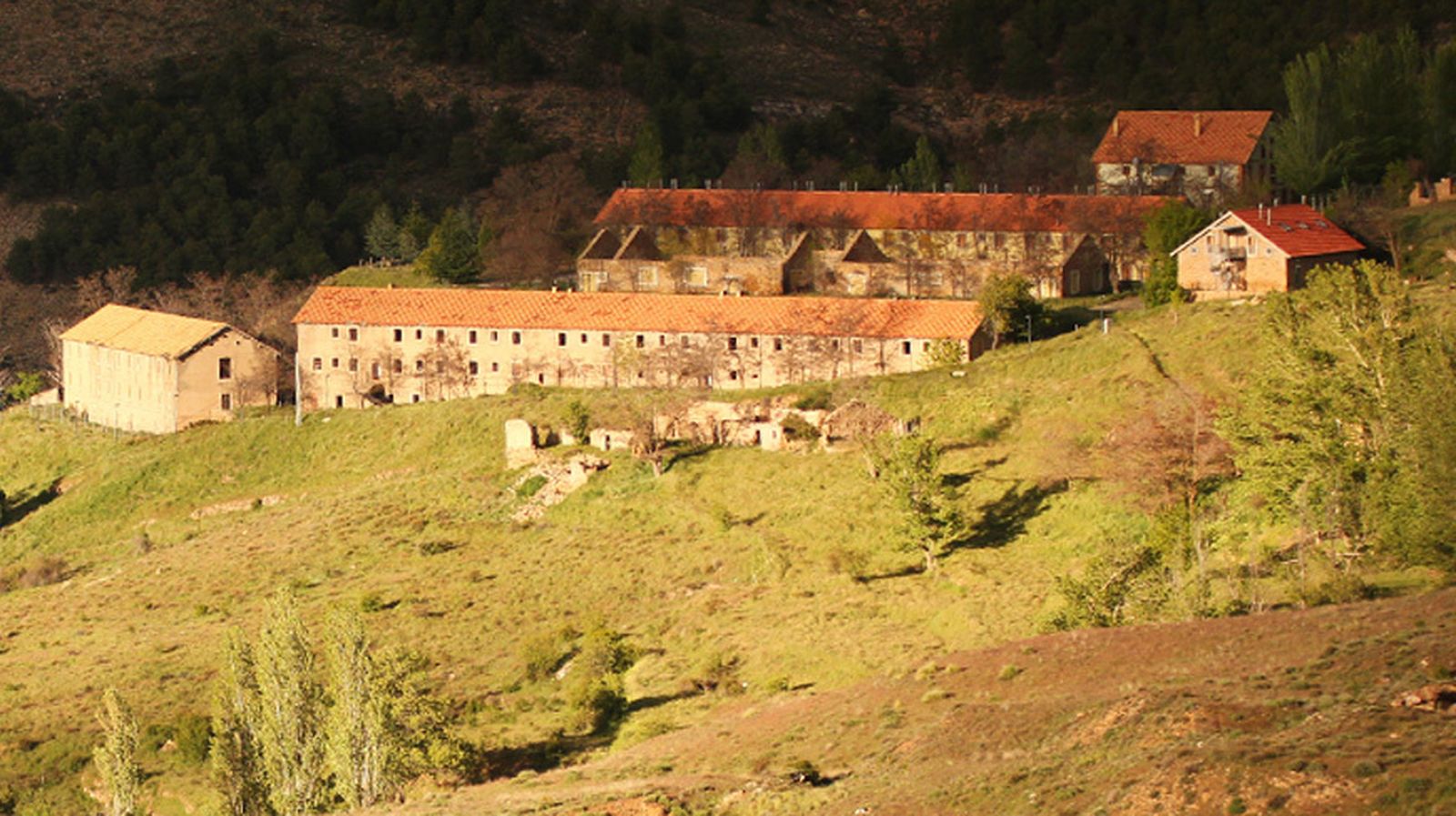 El poblado de Las Menas lleva años en total abandono.